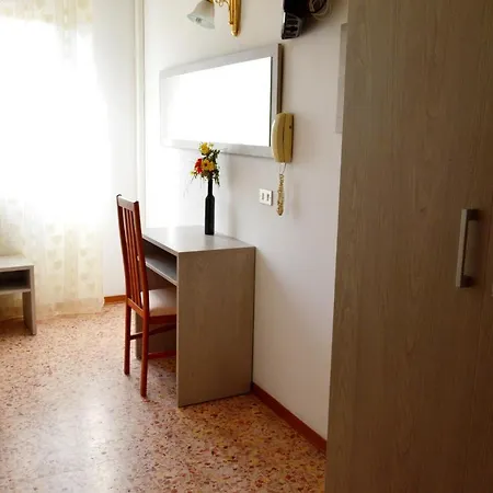 In Guest - New Cirene Double Comfort And Half Package Vendégház Rimini