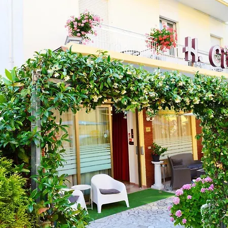 In Guest - New Cirene Double Comfort And Half Package ريميني